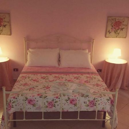 B&B La Rosa Tarente Buitenkant foto