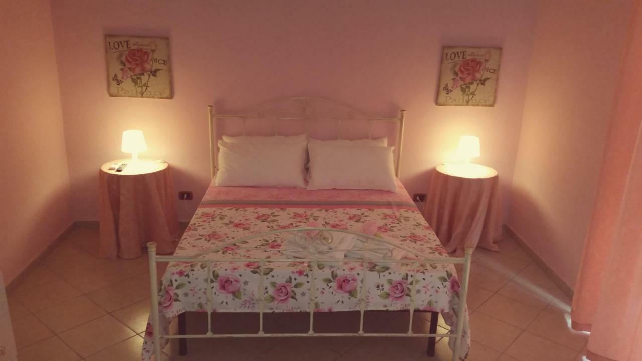 B&B La Rosa Tarente Buitenkant foto